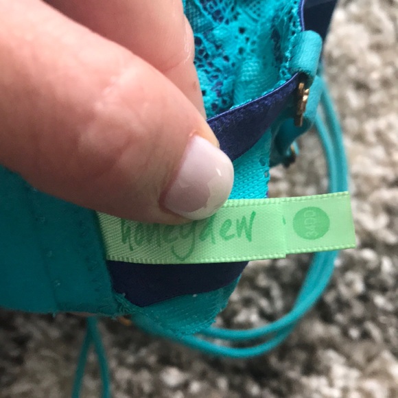 Turquoise lace bra with blue underlining. - Picture 3 of 3